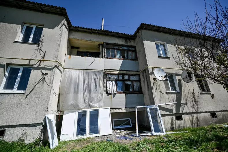 Missile attacks strike Komyshuvakha: 1 died, 3 injured