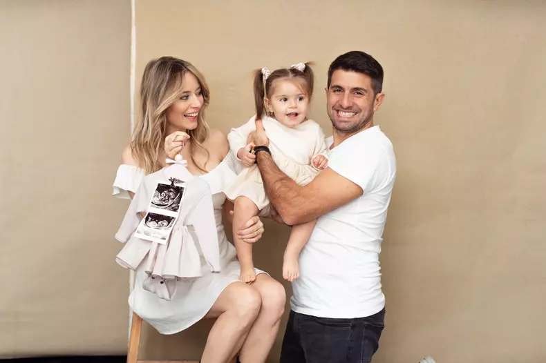 Laura_Cosoi-si-famlia-ei-frumoasa