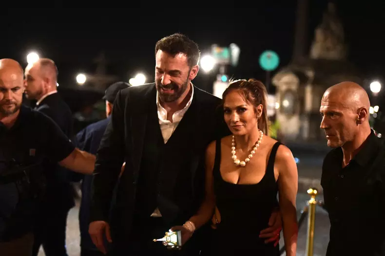 Exclusif - Prix Spécial - No Web - Ben Affleck et sa femme Jennifer Affleck (Lopez) sont allés dîner en amoureux au restaurant "La Girafe" ŕ Paris