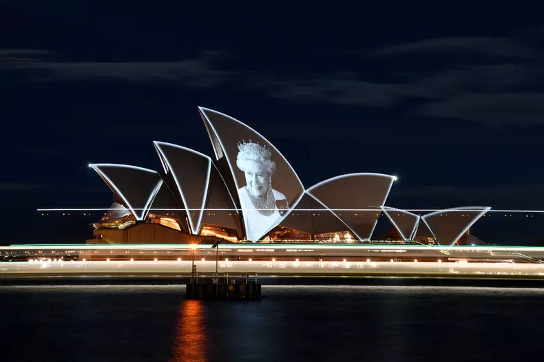 Queen Elizabeth II dies, reactions from Sydney