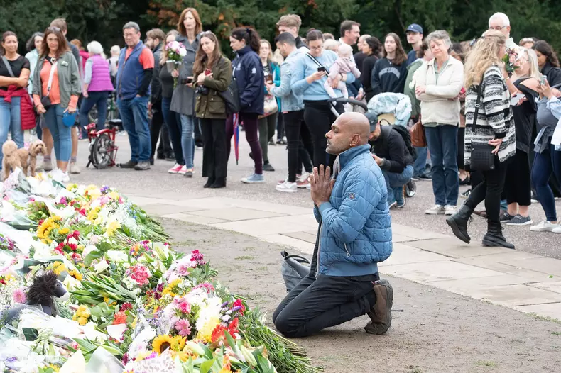 Floral Tributes for Queen Elizabeth II, Windsor, Berkshire, UK - 09 Sep 2022