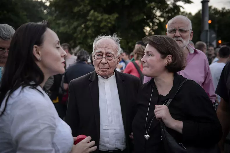 BUCURESTI - PROTEST - COD ROSU DE OUG