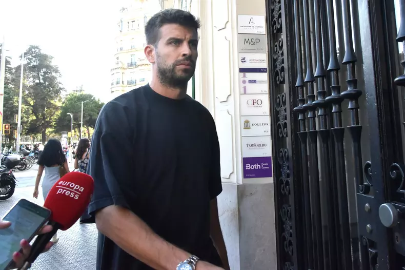 Shakira and Piqué meet with their lawyers to reach a settlement after their separation