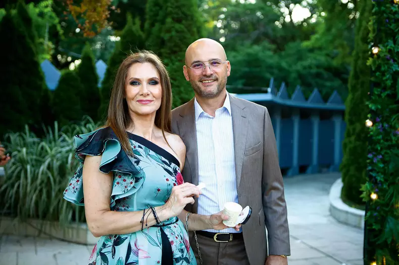 romanita-iovan-tanara2