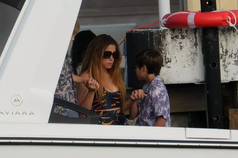 *EXCLUSIVE* Shakira enjoys a boat day in Miami