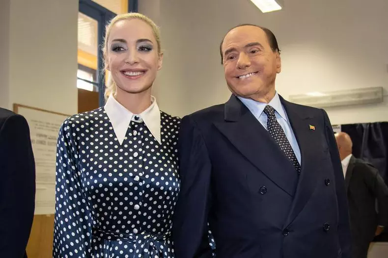 silvio berlusconi a decedat