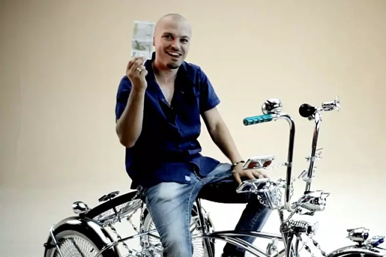 10006373_1374257432849761_390874355_n-copy