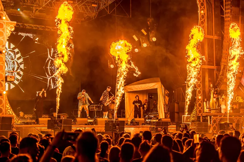 untold2023_0806_233616_r3cl8190_alivecoverage-ctl