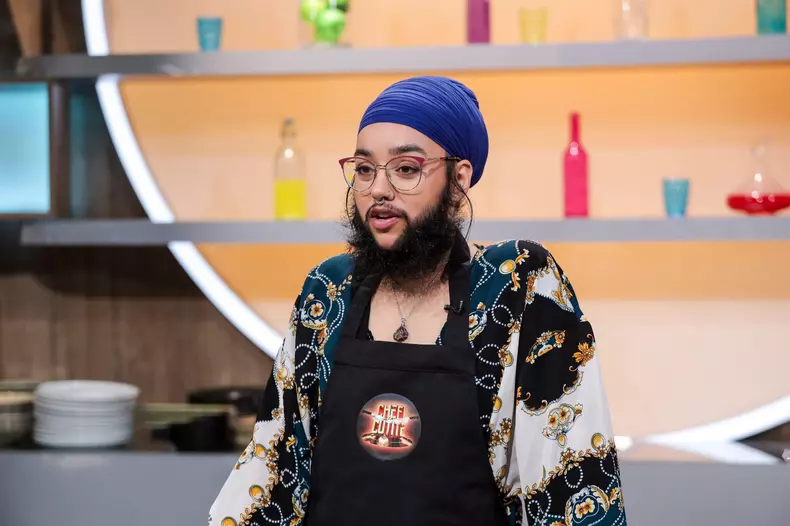 femeia cu barba harnaam