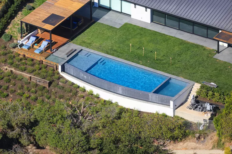 PREMIUM EXCLUSIVE Matthew Perry's Jacuzzi Where He Spent His Final Moments