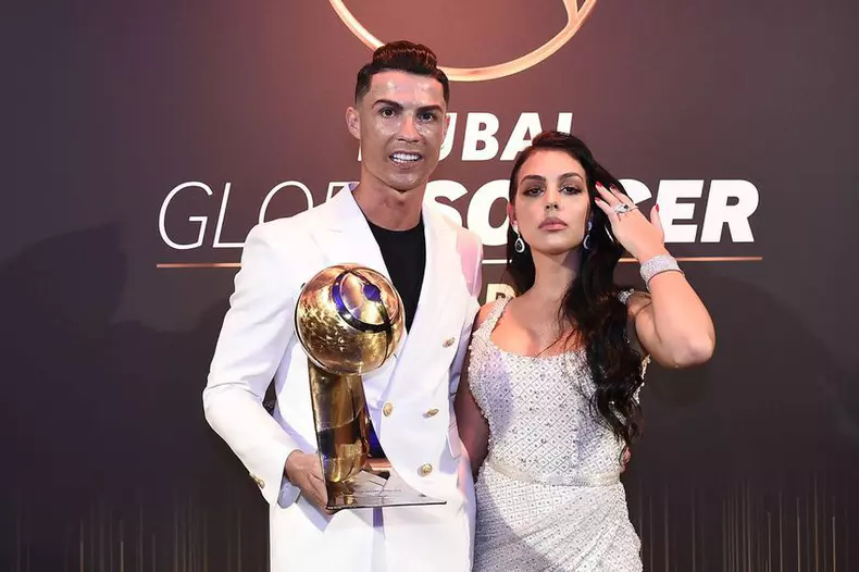 CRISTIANO RONALDO si georgina relatie