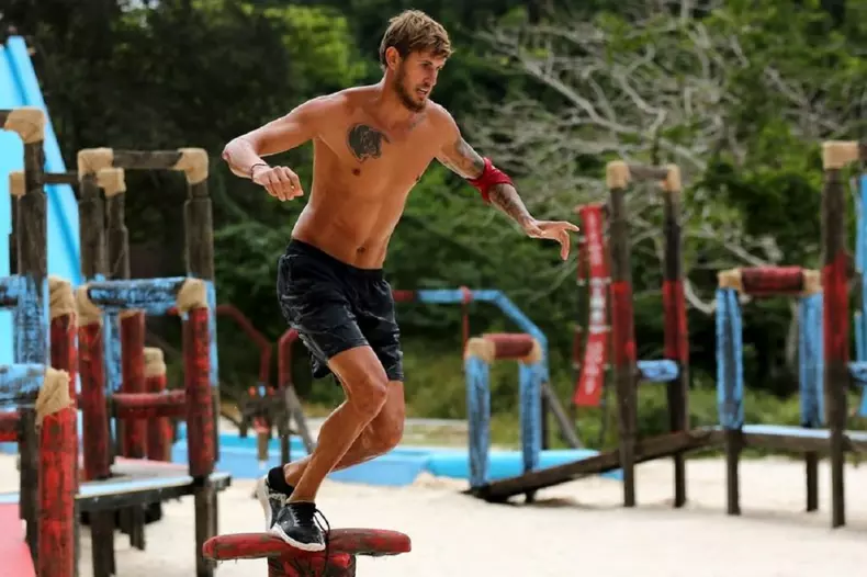 castigatorul-survivor-romania-2022-este-alex-delea-1024x682-1