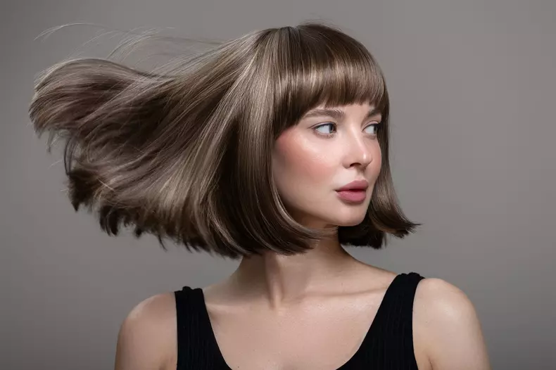 Portrait,Of,Beautiful,Fashion,Woman,With,Bob,Hairstyle.,Flying,Hairs