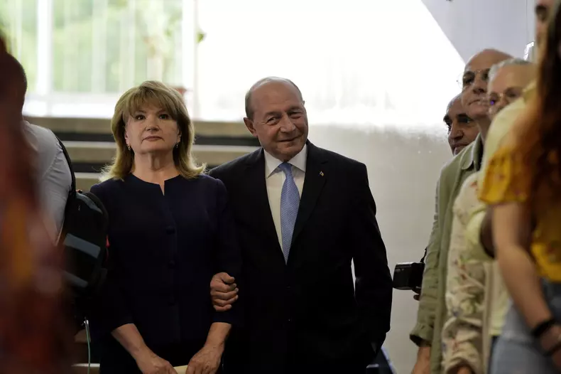 BUCURESTI - ALEGERI EUROPARLAMENTARE - VOTARE - REFEREDUM - TRAI