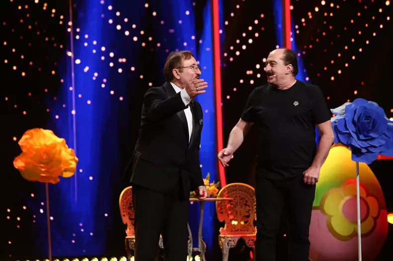 romica-tociu-si-cornel-palade-prima-aparitie-pe-scena-iumor-gala-speciala-de-paste_