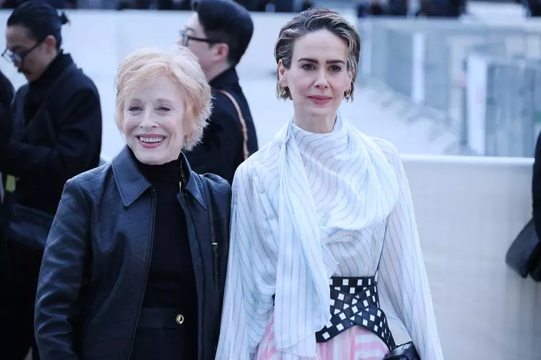 Arrivées au défilé de mode Louis Vuitton collection femme automne/hiver 2024-2025 au Louvre à Paris (PFW)