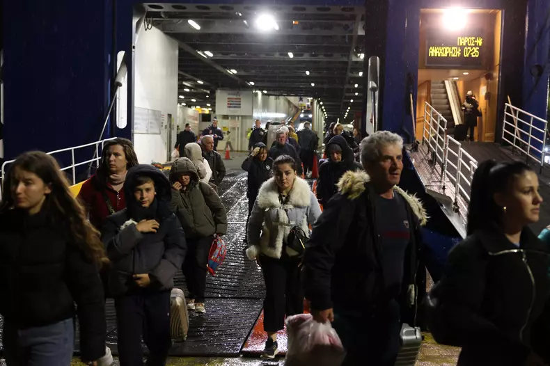 People flee Santorini as earthquake swarm worries Greek experts