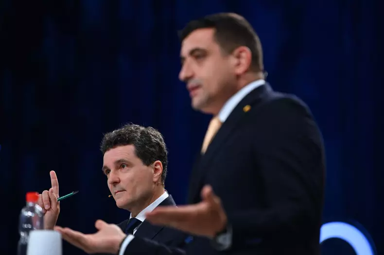 Romania's presidential finalists hold debate ahead of May 18 runoff vote