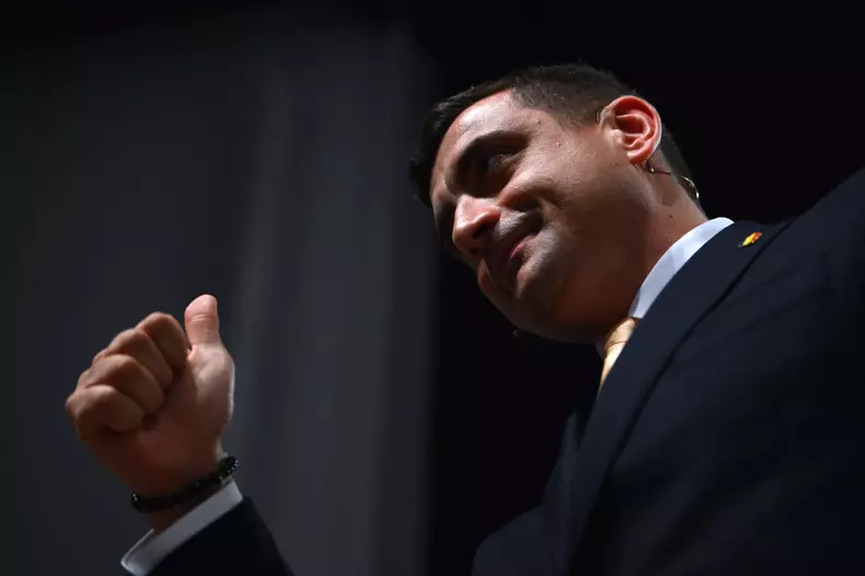 Romania's presidential finalists hold debate ahead of May 18 runoff vote