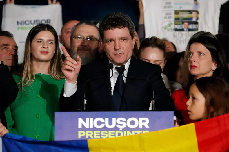 ROMANIA-BUCHAREST-PRESIDENTIAL ELECTION-PRELIMINARY RESULTS