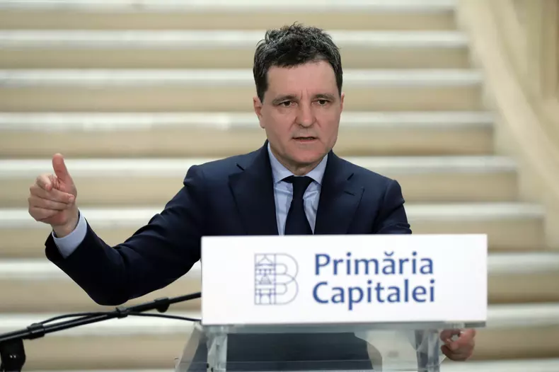 mitus - nicusor dan (2)