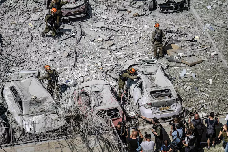 Death toll in Beersheba, hit directly by missile launched from Iran, rises to 4
