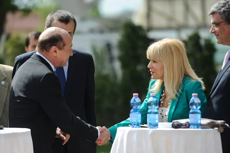 elena-udrea-traian-basescu-5