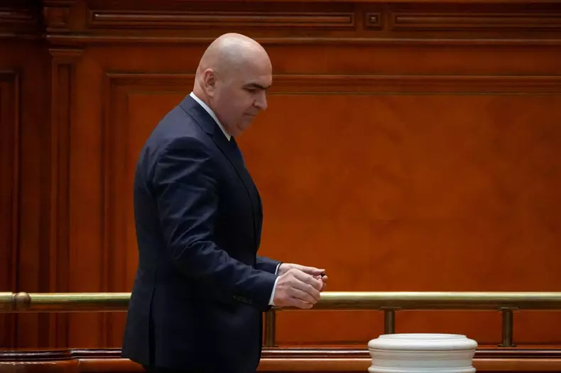 BUCURESTI - PARLAMENT - SEDINTA IN PLEN - VOT DE INVESTITURA A C