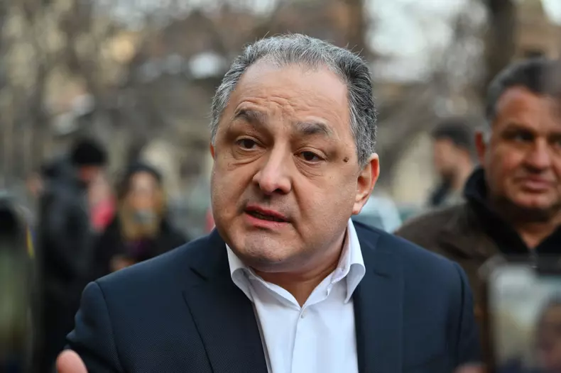 Romanian prosecutors launch investigation into far-right populist behind annulled presidential election