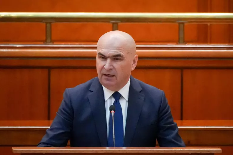 BUCURESTI - PARLAMENT - SEDINTA IN PLEN - VOT DE INVESTITURA A C