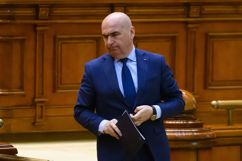 BUCURESTI - PARLAMENT - MOTIUNE DE CENZURA