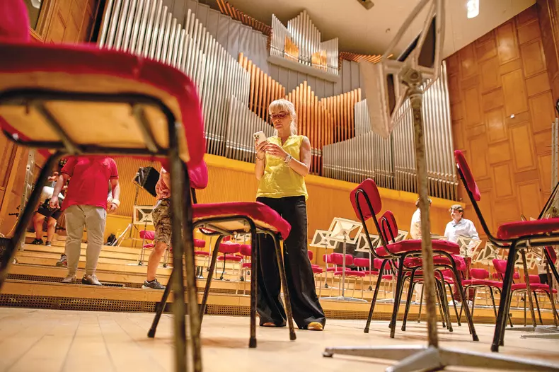 marineci-THE_YELLOW_TIE-DAY34-making_of-49