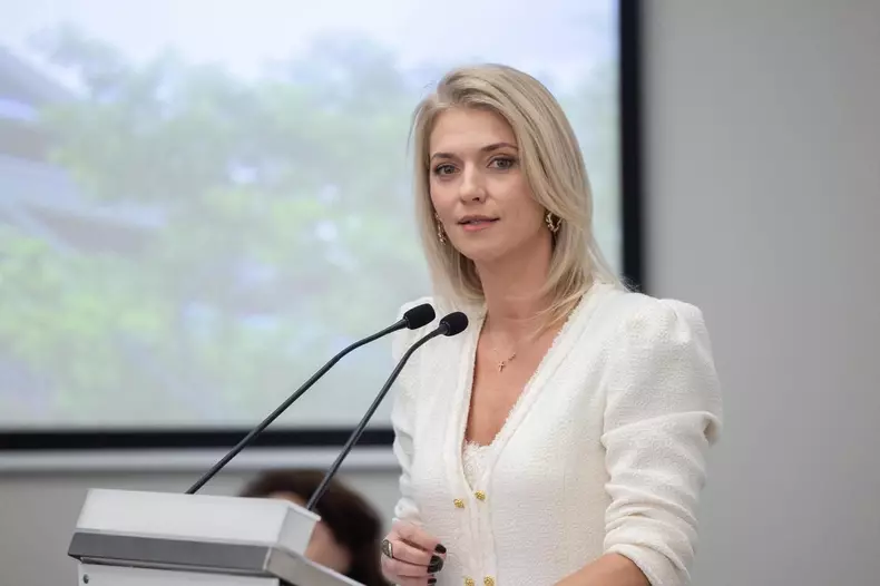 alina-gorghiu-6