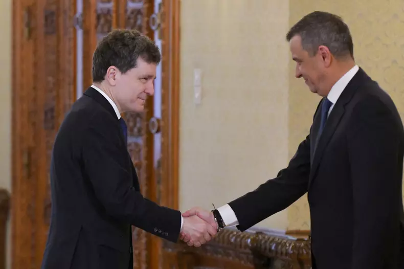 BUCURESTI - POLITIC - CONSULTARI - PALATUL COTROCENI