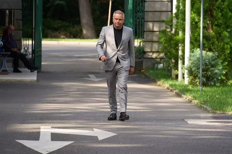Bucharest, Romania. 21st Sep, 2026: Florin Barbu, deputy for the Social Democratic Party (PSD), arrives at the PSD National Political Bureau meeting at the party headquarters in Bucharest. Credit: Lucian Alecu/Alamy Live News