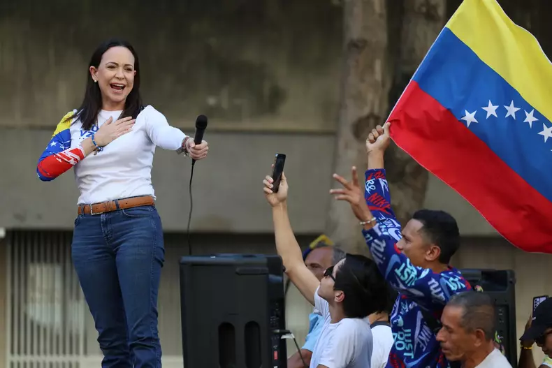 corina machado 7
