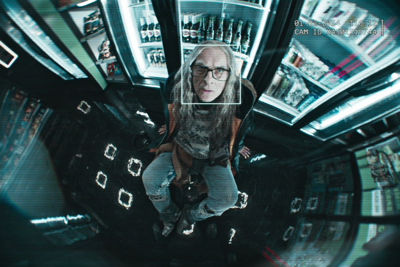 Black_Mirror_n_S7_E4_00_01_20_14