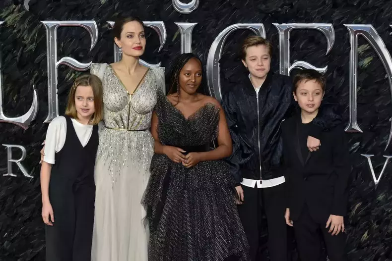 Shiloh-fiica-Angelinei-Jolie-5