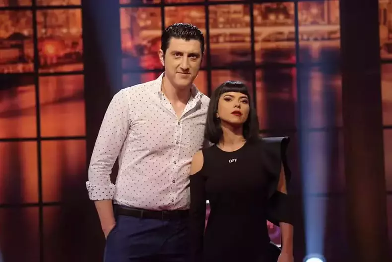 cum-arata-sotia-lui-constantin-dita-5