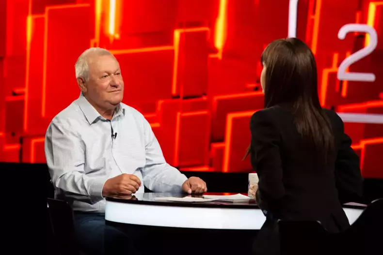 tantareanu-in-emisiune-lui-denise-rifai-1024x683-1