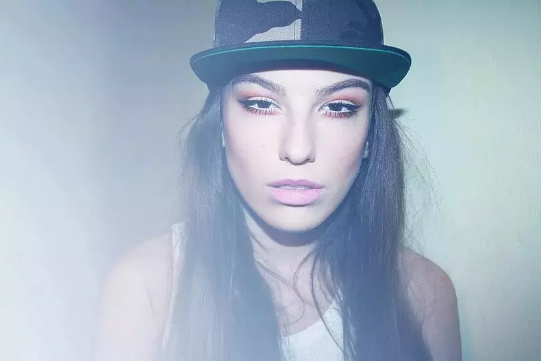 ema-uta-operatii-estetice-6