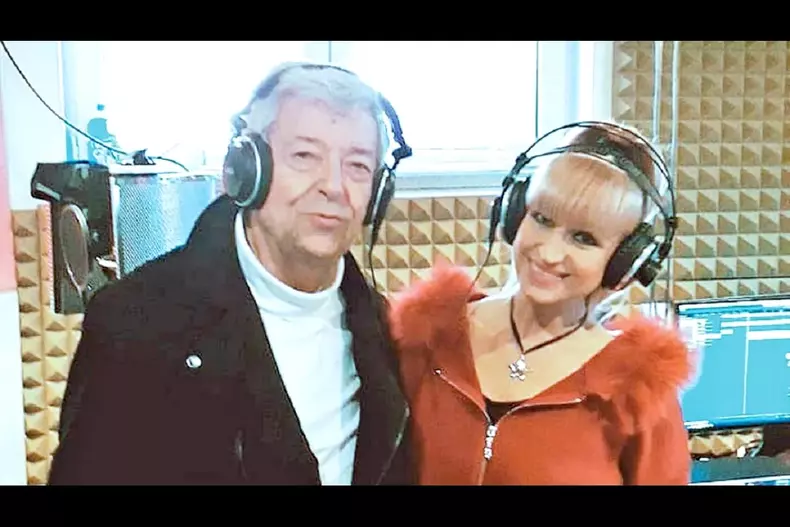 https___www.cancan.ro_wp-content_uploads_2022_12_simona-florescu-i-a-innebunit-pe-invitati-cu-formele-ei-in-noaptea-de-revelion.-cum-s-a-afisat-fosta-sotie-a-lui-ion-dichiseanu-2-1280x720-1