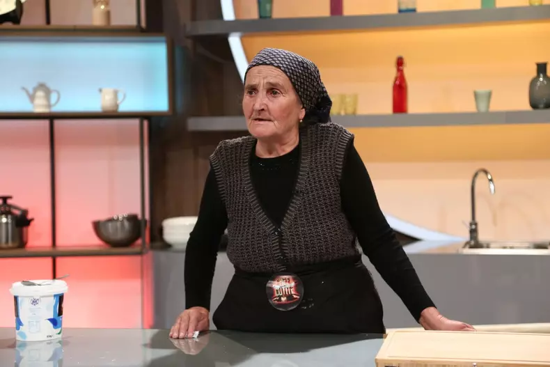 bunica gherghina la chefi la cutite