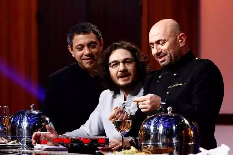 jurati-chefi-la-cutite