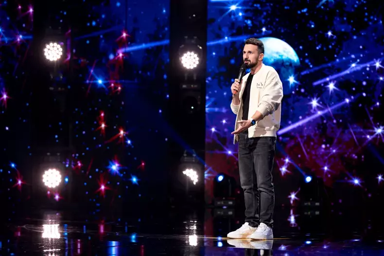 alex-mocanu-5-scaled-1