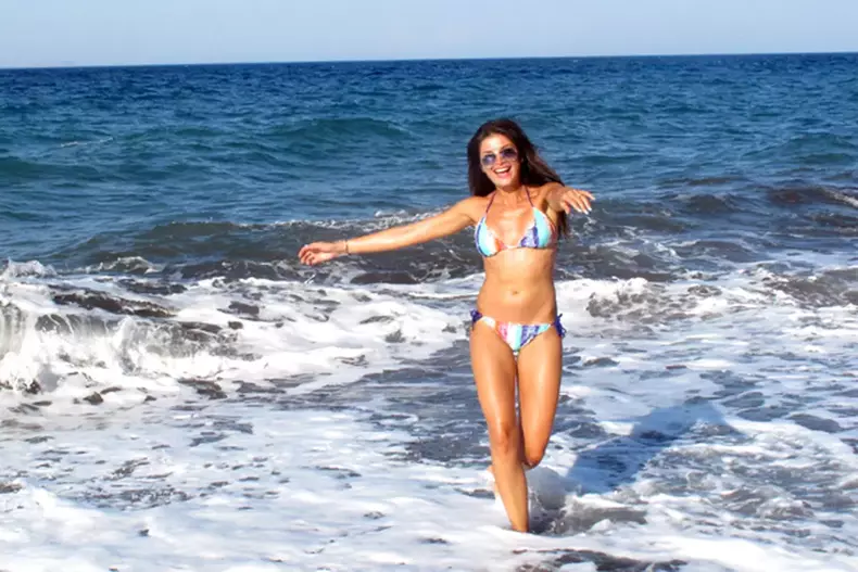 alina-puscas-a-fost-in-vacanta-in-santorini