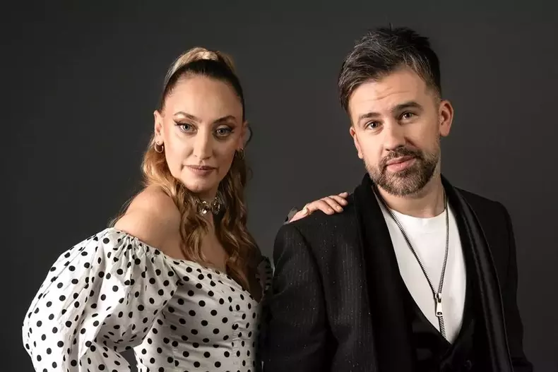 ilona-brezoianu-si-florin-ristei-transformare-de-senzatie-la-premiera-te-cunosc-de-undeva-sezonul-20-