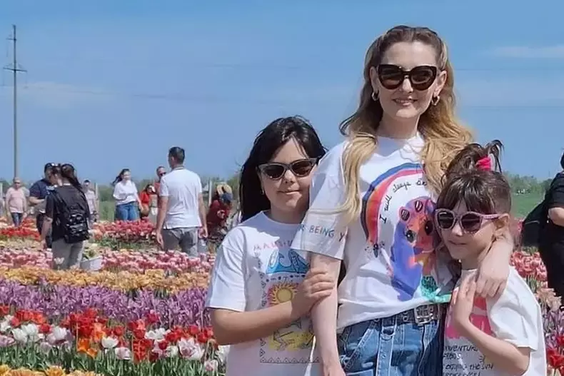 alina-sorescu-si-fetele-3