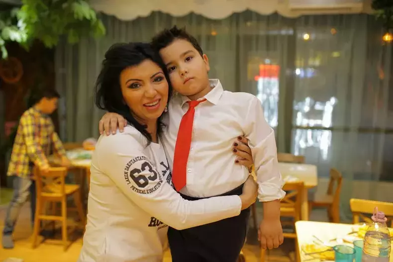 adriana-bahmuteanu-fiu1