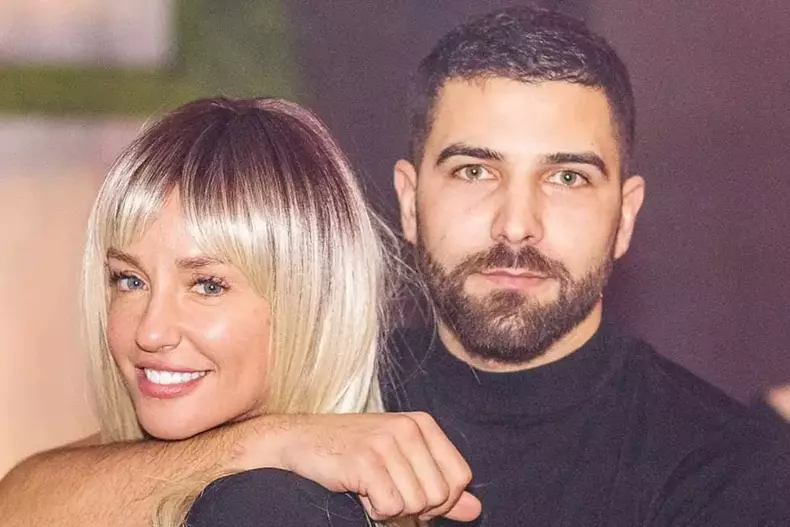 cum-arata-tania-budi-acum-6